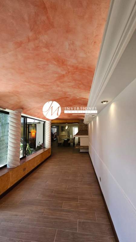 CASA EN VENTA SAN CRISTOBAL | 4 Recamaras por 3500000.00 en Zona 8