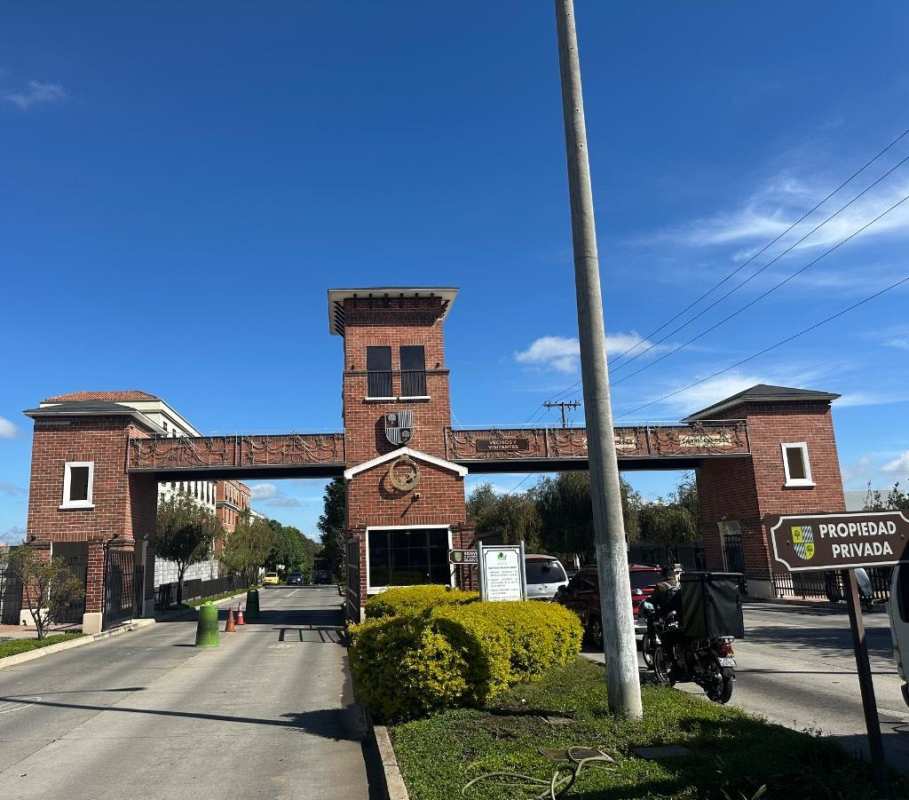 Condado el Naranjo casa en venta | 5 Recamaras por 378000.00 en Zona 7