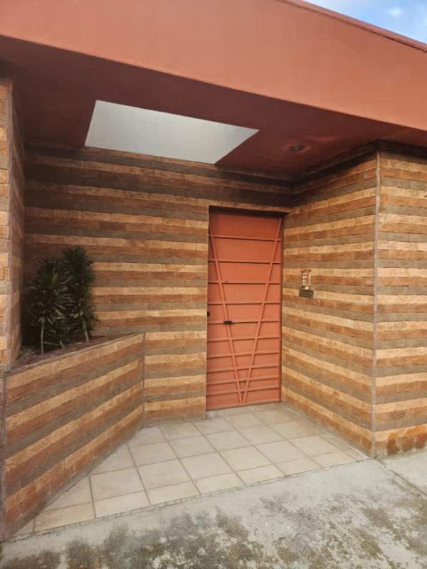 CASA EN VENTA - ZONA 15 CIUDAD GUATEMALA | 3 Recamaras por 840000.00 en Zona 15
