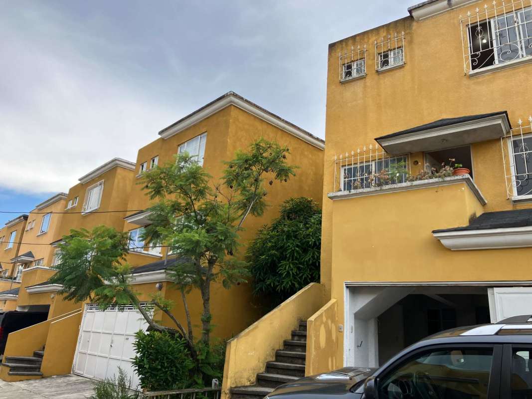 VENDO CASA EN SAN ANGEL ZONA 2 | 4 Recamaras por 1550000.00 en Zona 2