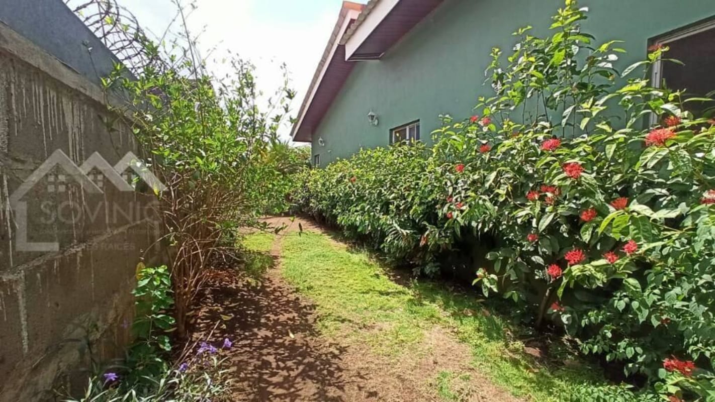 Se Venden Casa En Kilómetro 11½ Carretera Vieja León - acabados de Lujo