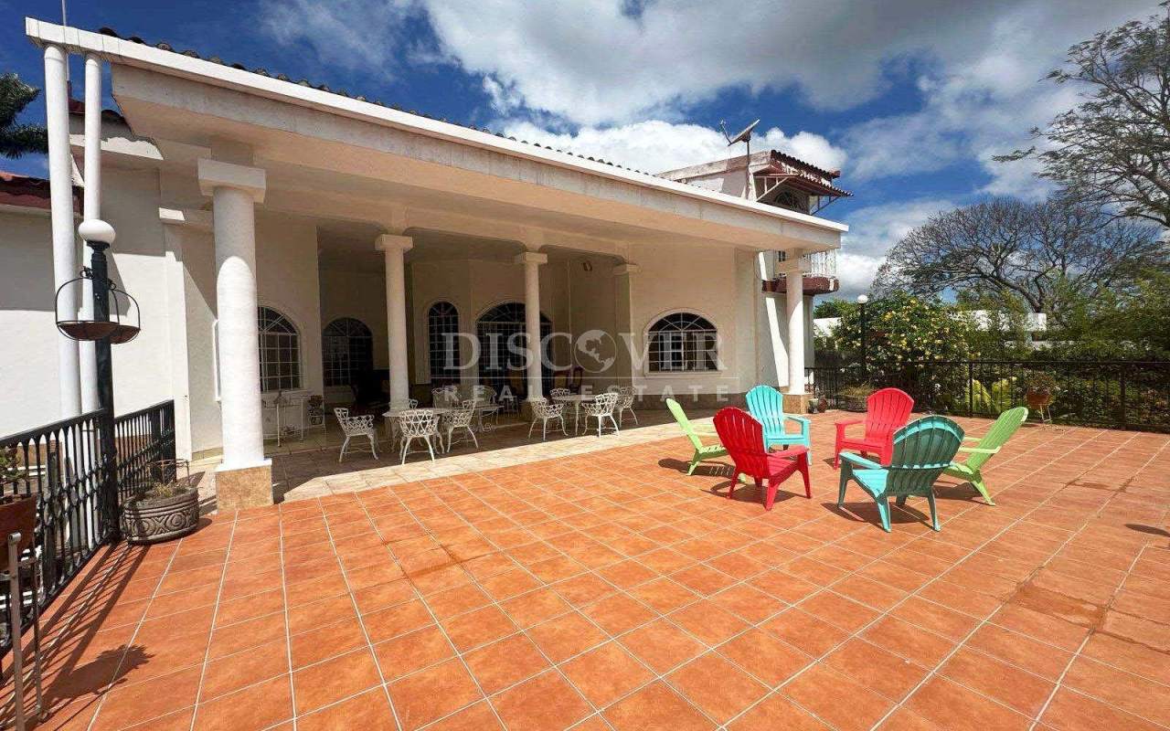 Houses in Santo Domingo For Sale HOUSE FOR SALE WITH SPECTACULAR