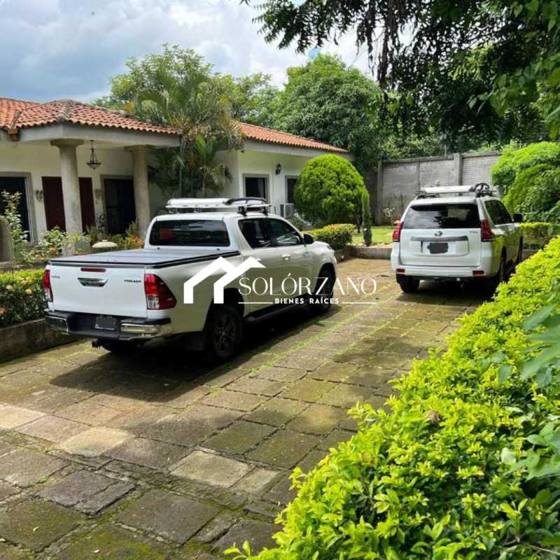 Houses in León For Sale COLONIAL STYLE HOUSE BELOW YOUR PRICE OF