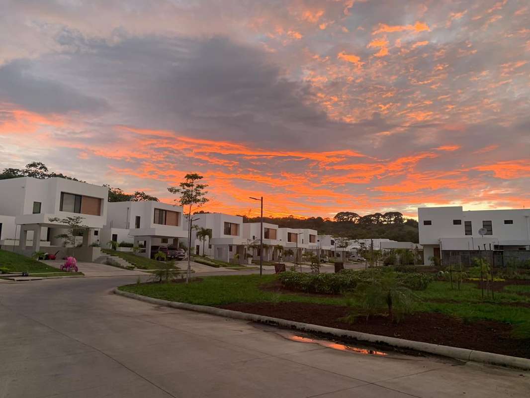 Casa en venta en Santo Domingo | 3 recámaras por 335000.00 en Santo Domingo