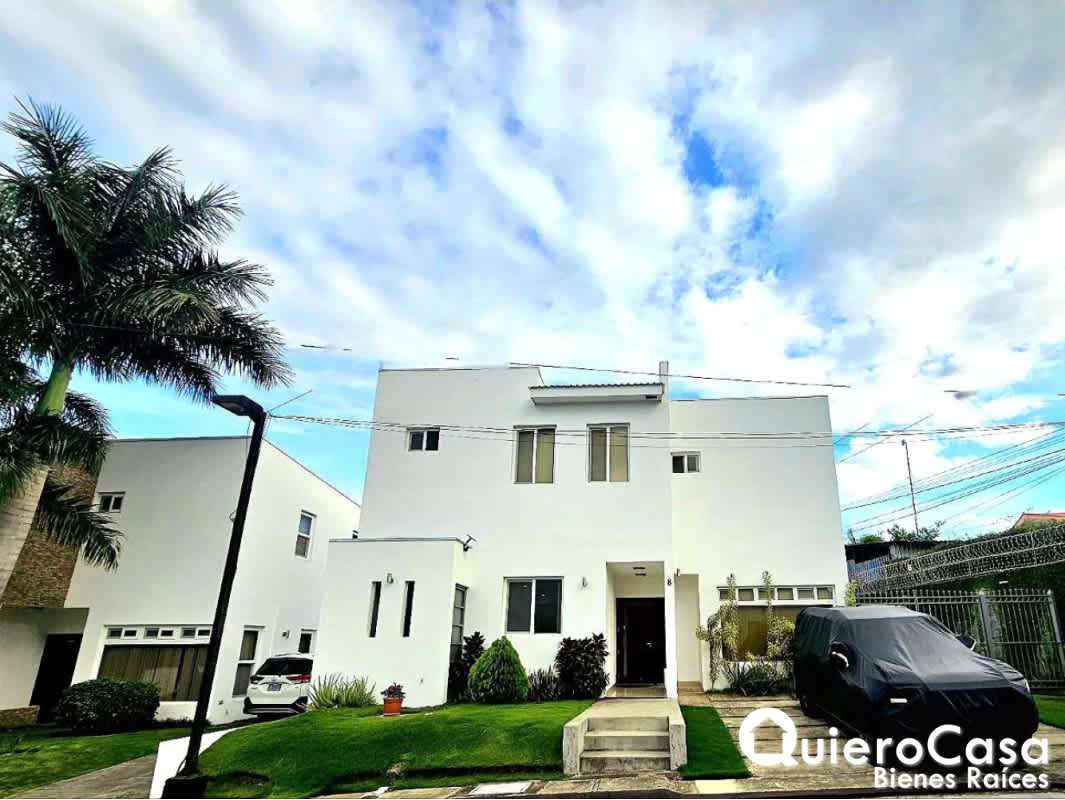 Hermosa Casa en Venta en Santo Domingo | 3 Recamaras por 195000.00 en ...