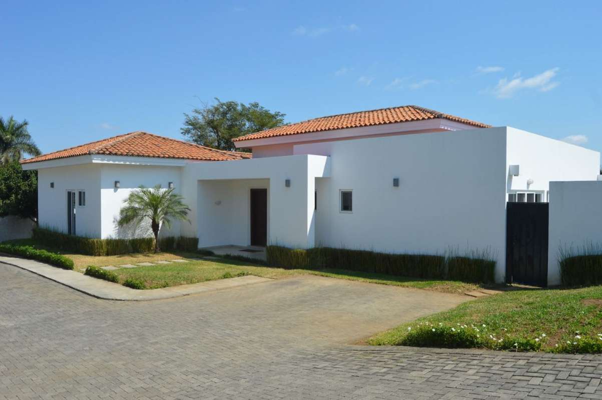Casa en venta en Santo Domingo | 3 Recamaras por 350000.00 en Santo Domingo