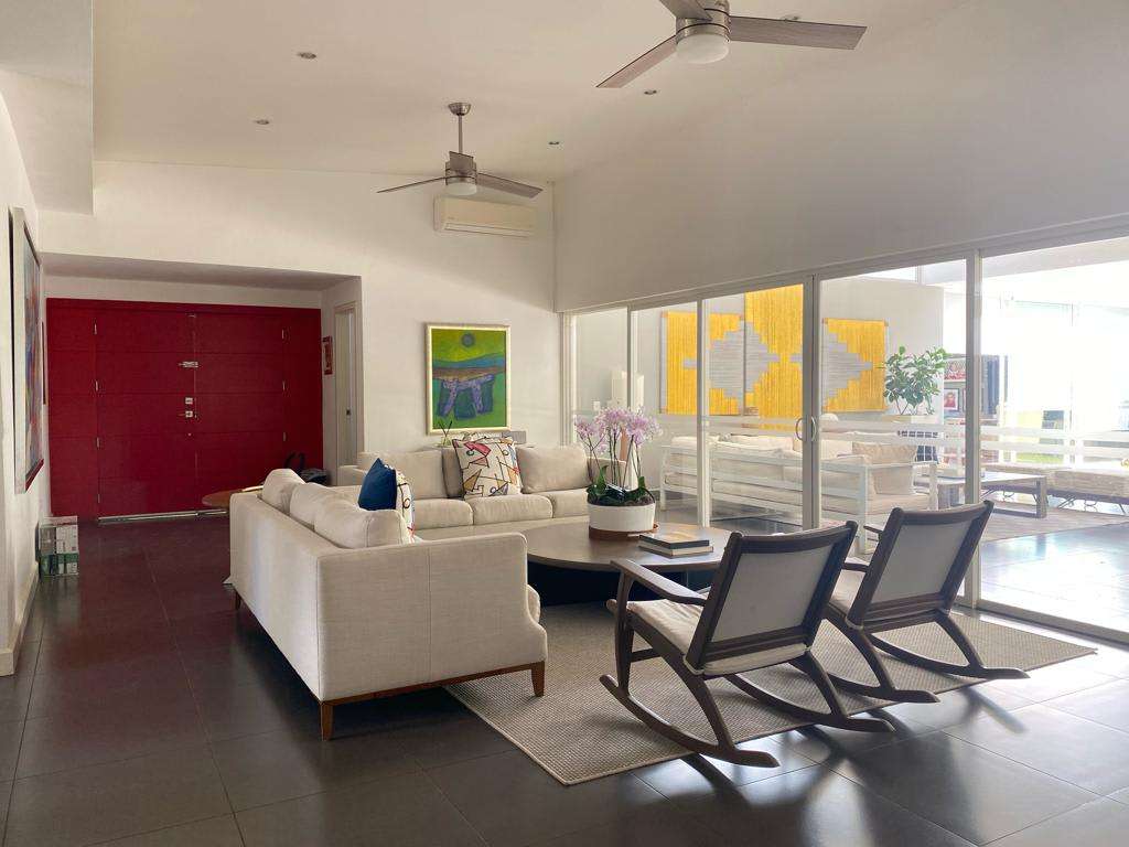 Moderna y Luminosa Casa en Condominio Cerrado – Carretera Sur | 4 ...