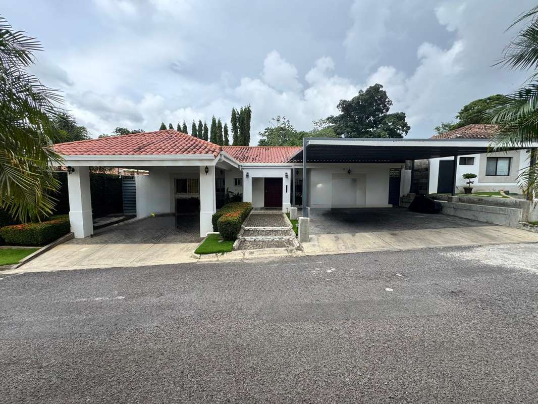 Casa en venta en Santo Domingo | 3 Recamaras por 350000.00 en Santo Domingo
