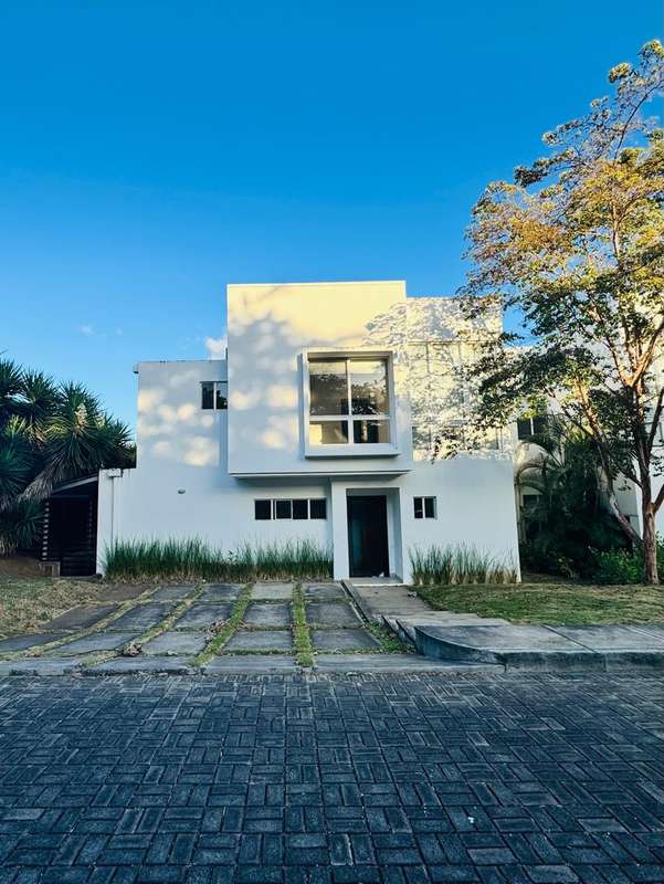 Casa en venta y alquiler en Santo Domingo | 3 recámaras por 350000.00 ...