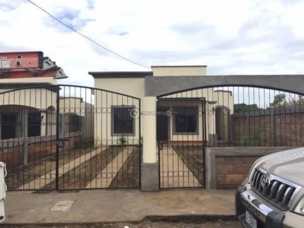 Houses in León For Sale A ESTRENAR NUEVA Y CON EXTRAS 4 rooms