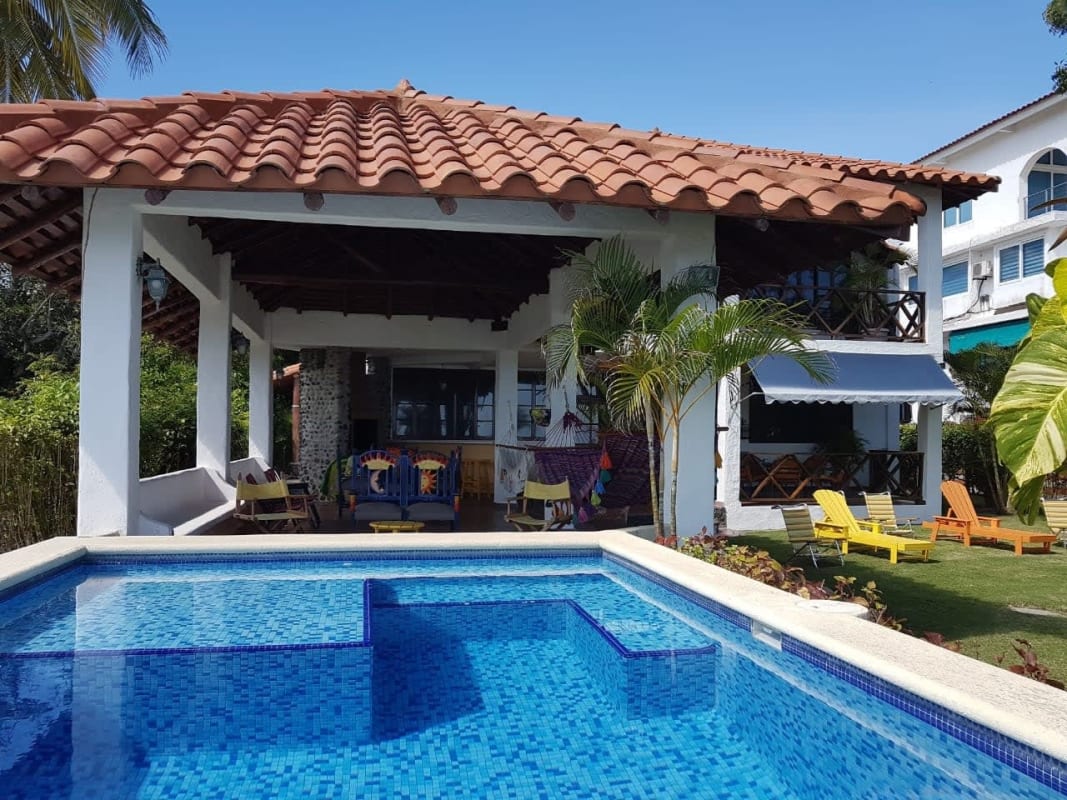 Alquiler de Casas de Playa en San Carlos | OFERTA DE ALQUILER: HERMOSA CASA  FRENTE AL MAR EN PLAYA BLANCA. 4 Recamaras por USD 