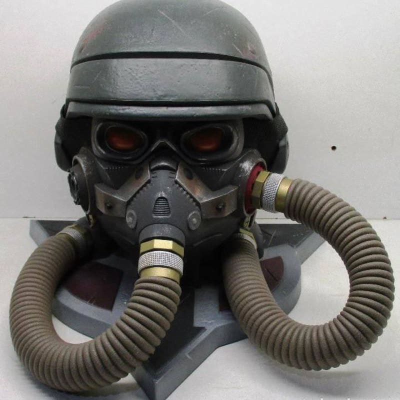 Killzone 3 limited edition packs in replica Helghast mask - GameSpot