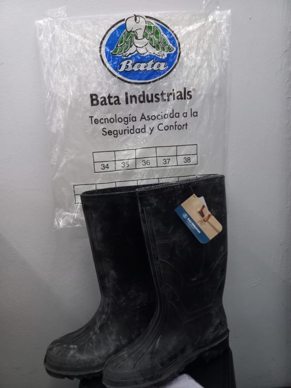 Botas de caucho hotsell bata