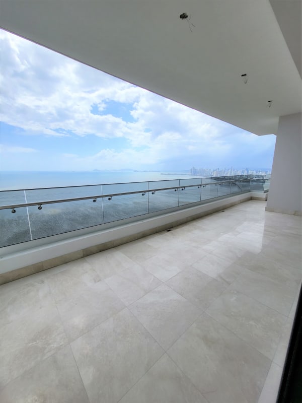 Espectacular apartamento de 4 recámaras frente al Mar - Costa del Este PTY