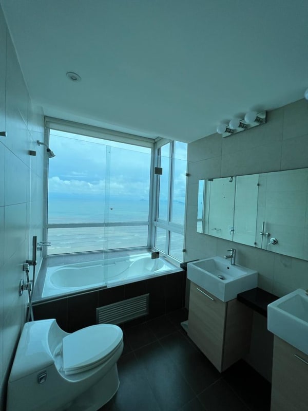 Beautiful apartment Altamar del Este with sea view rent high floor