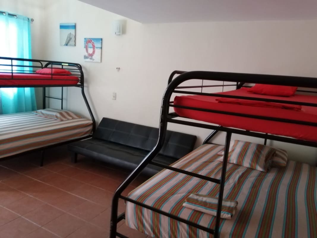 Vendo hermosa casa en Coronado 600K. VA