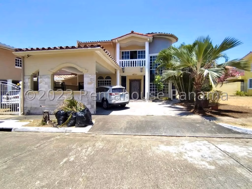 Houses in Altos de Panamá For Sale HOUSE FOR SALE IN ALTOS DE