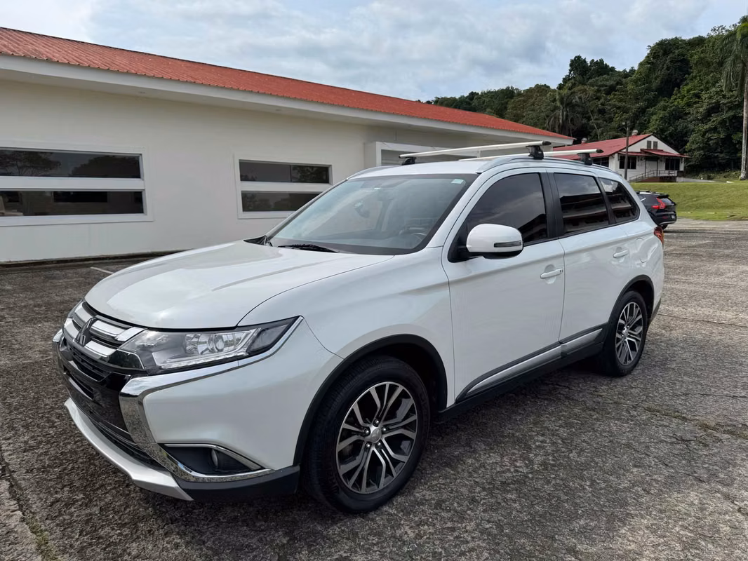 Mitsubishi Outlander 2019 32000 km Gasoline Automatic in Albrook ...