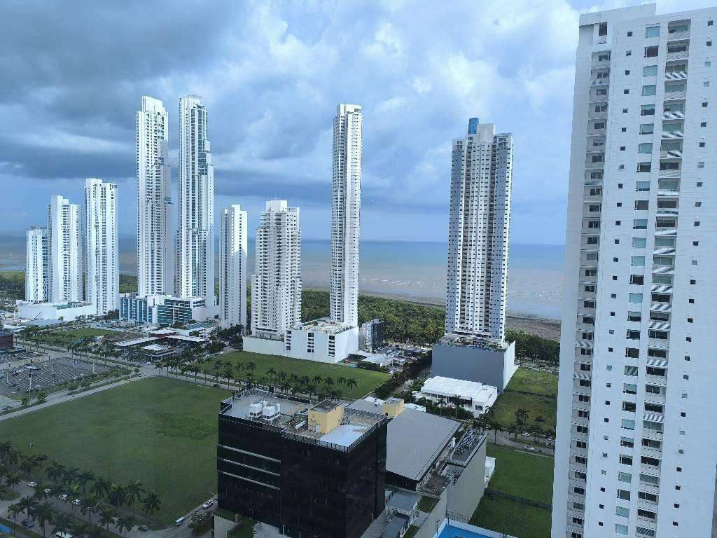 Se Vende Apartamento COSTA DEL ESTE para inversión con licencia ...