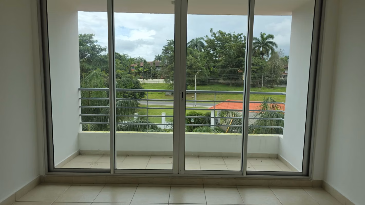 Melissa Foster Luxury se vende apartamento en Clayton Park MFR1793