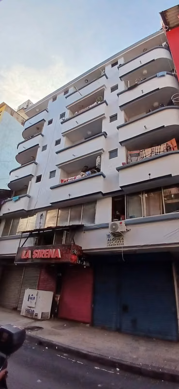 SE ALQUILA APTO EN SANTA ANA