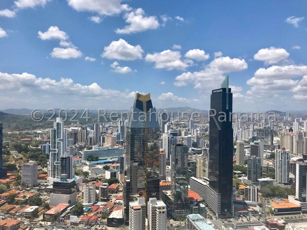 Se Alquila Apartamento en Avenida Balboa YDU