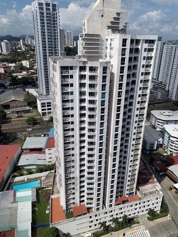 Se alquila apartamento en Carrasquilla