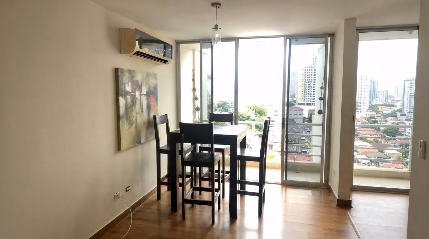 Apartamento en Carrasquilla I con balcon y ubicación estratégica