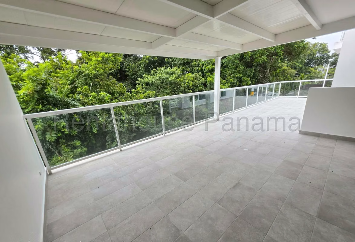 SE ALQUILA APARTAMENTO EN CLAYTON DPA27-2467