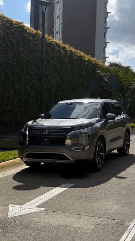 Mitsubishi Outlander 2022 78000 km Gasoline Automatic in San Salvador ...