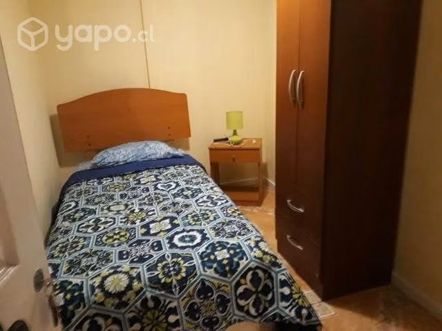 Habitación baño compartido  para pareja o Srta Sola