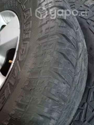 4 llantas con neumáticos Nissan Navarra o NP-300 - Imagen 5