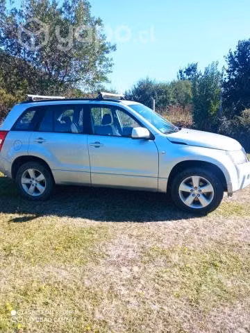 SUZUKI GRAND NOMADE 4x4 2010