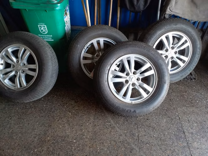 4 llantas magnesio modelo nuevo Mitsubishi L200