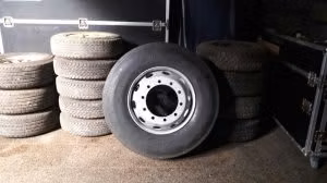 1 neumático con llanta ST 718-LP 295/80/R-22.5