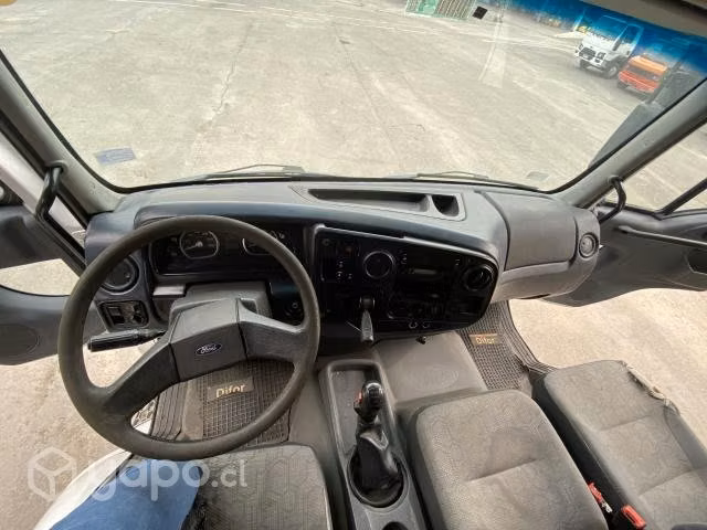 Camion Ford Cargo 1723 Pluma HIAB