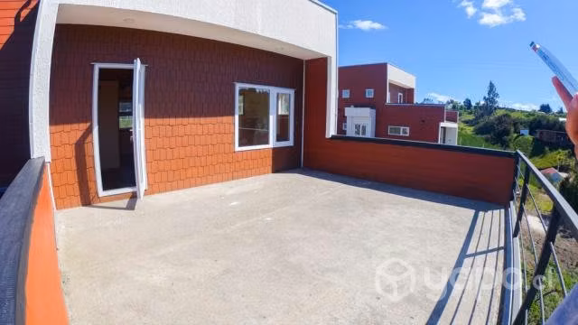 Casa Dos Pisos/ Lomas De Ten-ten/ Castro