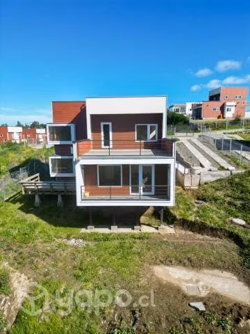 Casa Dos Pisos/ Lomas De Ten-ten/ Castro