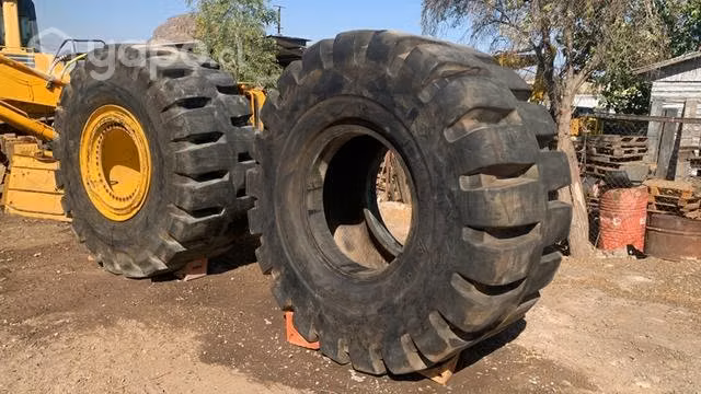 Komatsu WA600 disponemos de neumático