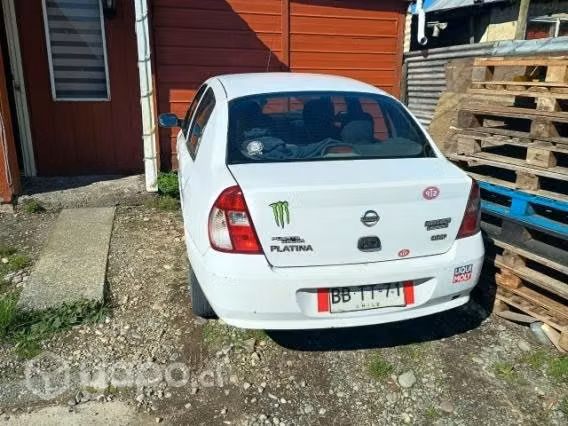 Vendo NISSAN PLATINA 2008