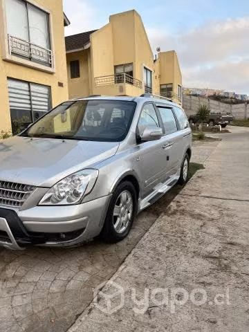 Kia grand carnival