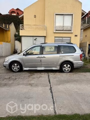 Kia grand carnival