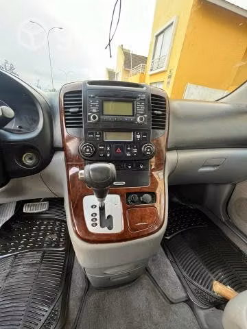 Kia grand carnival