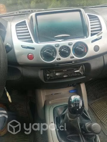 Camioneta L200 - Imagen 13