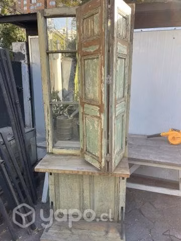 Decoracion Puerta / Espejo y repisa con persiana