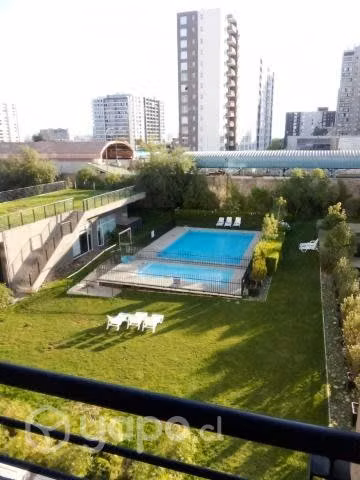 Depto como nuevo en edificio pasos de metro Ñuble