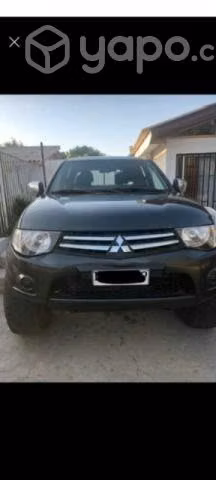 Camioneta mitsubishi