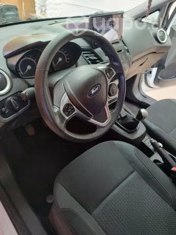 Ford fiesta 2018 full equipo