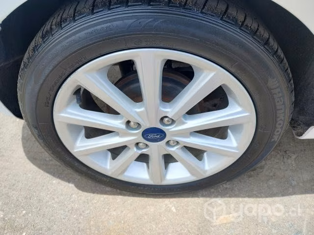 Ford fiesta 2018 full equipo