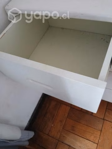 CÓMODA de madera OPORTUNIDAD. 3 cajones una puerta